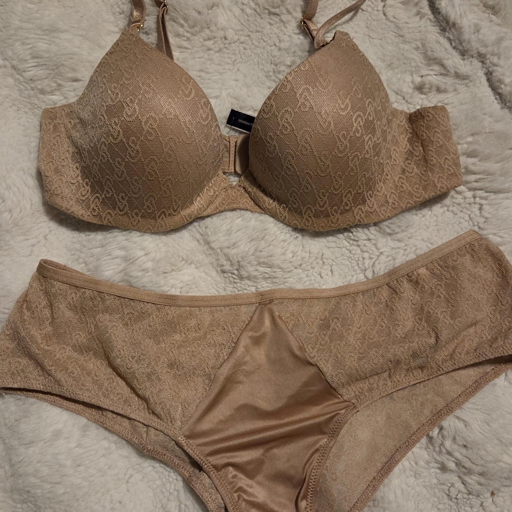 Victoria's Secret Lace Bra and Panty Set in Beige